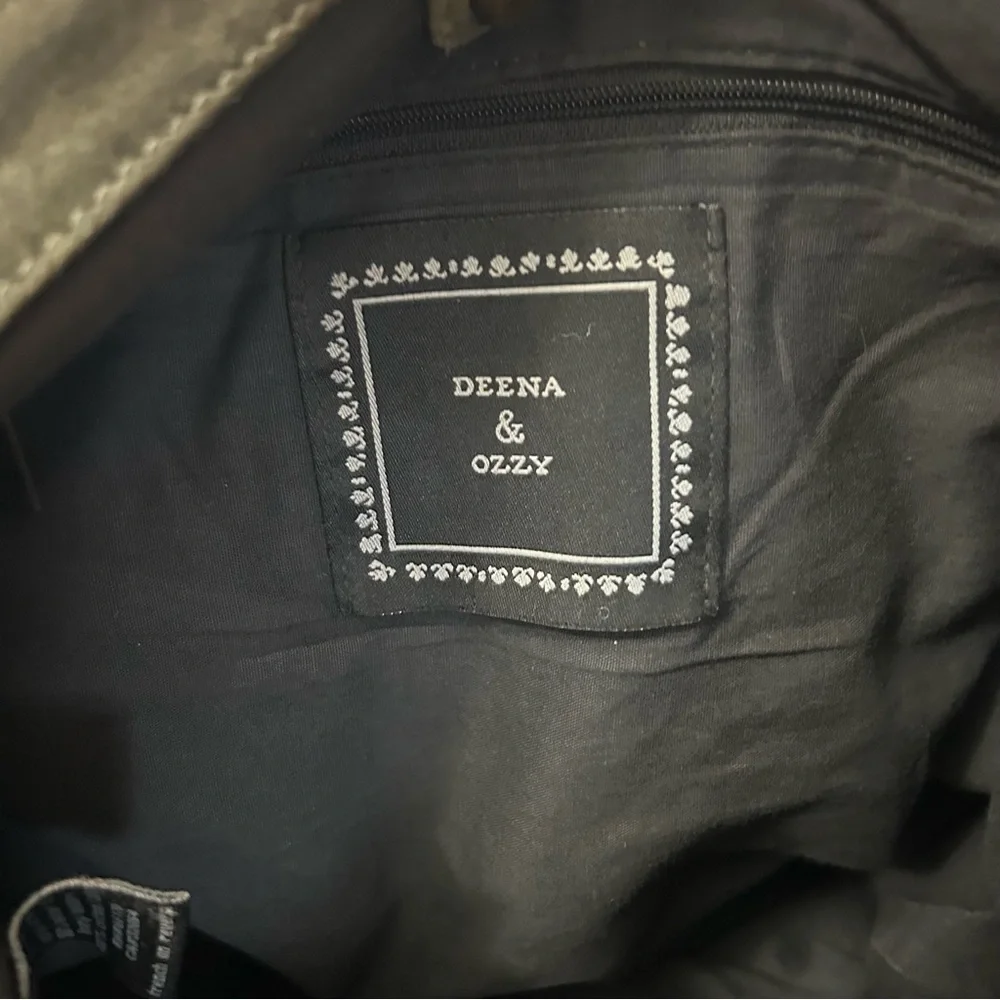 UO - Deena & Ozzy - Elegant Green Suede and Leather Boho Shoulder/Crossbody Bag - Picture 8 of 16